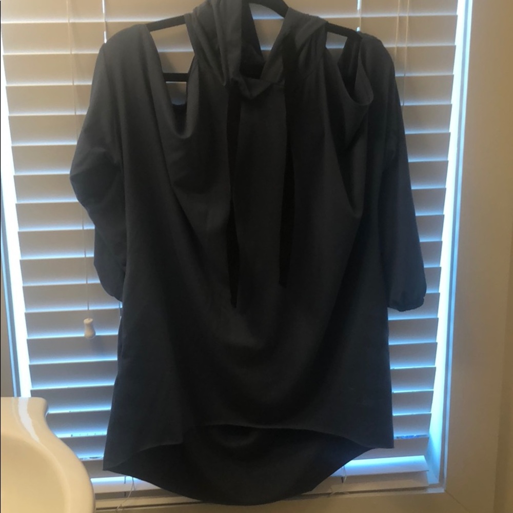 Blue T-shirt hoodie with arm slits